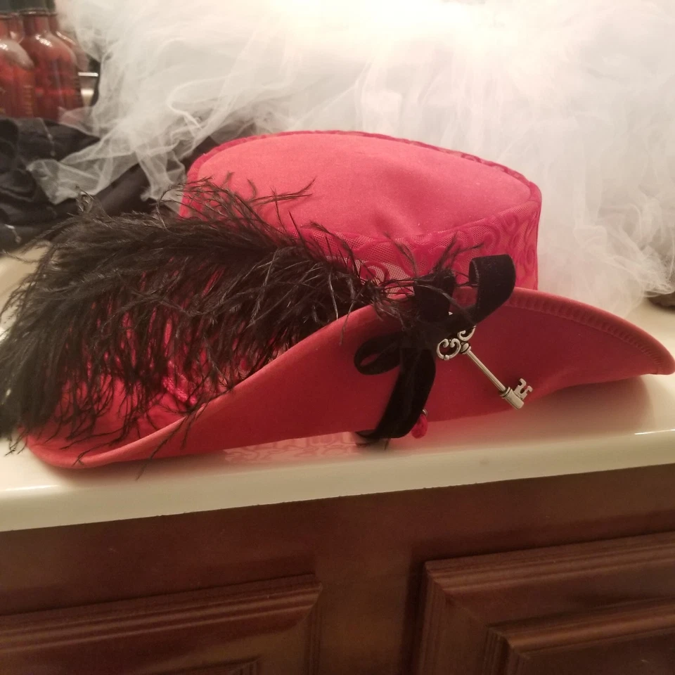 红色海盗服装,黑色红色条纹上衣,蕾丝帽,红色紧身胸衣腰带,裙子,尺寸 S — 第 2/4 张图片