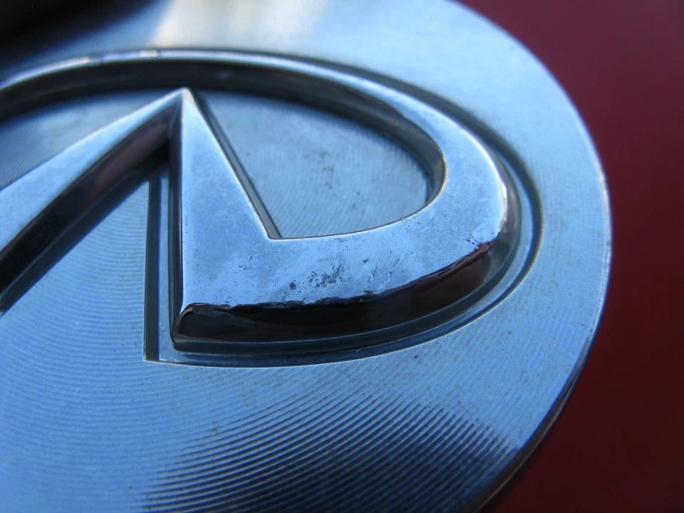 INFINITI EX35 EX37 G20 G25 G35 G37 I30 I35 JX35 M35 1 TAPACUBOS RUEDA #7339 Foto 2 de 3