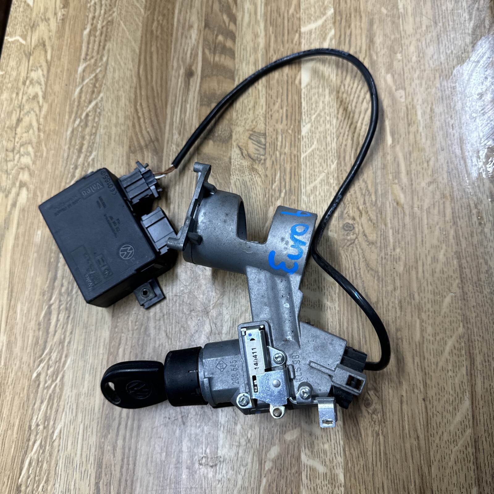 9204 VW Eurovan Ignition With Key Cylinder Assembly OEM 701905851A Security eBay