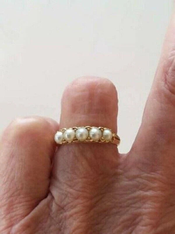Bonito anillo de compromiso de cinco piedras con perlas blancas de corte redondo de 3 quilates de oro amarillo de 14 quilates FN Foto 4 de 4