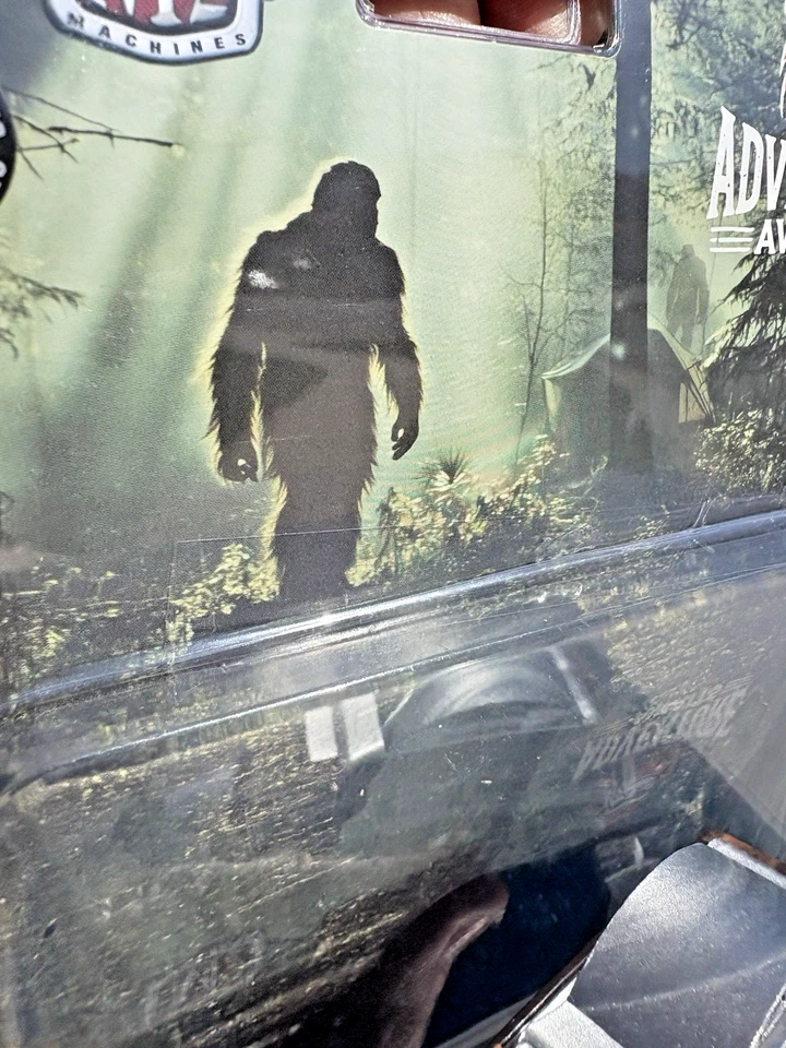 M2 Machines Adventure Awaits 1965 Ford Econoline Camper Van Diorama NEW - Image 3 of 4