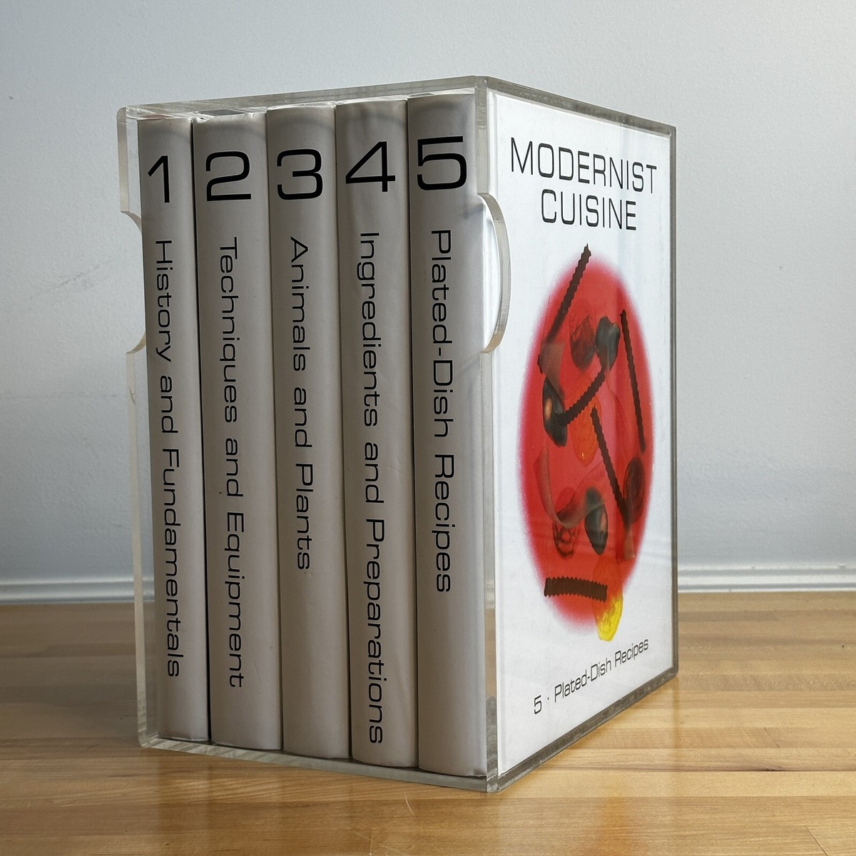 Modernist Cuisine : The Art and Science of Cooking by Chris Young