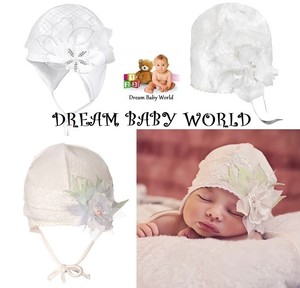 Avion Couvert Animal Chapeaux Ceremonie Bebe Fille Sans Tete Loin Aviation