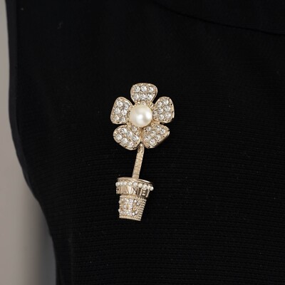 CHANEL ローズブローチ 71684 auth CHANEL gold 23S POTTED FLOWER PEARL & STRASS