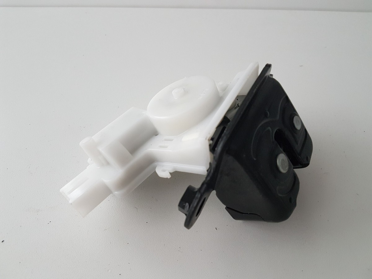 F30　さくら様　専用 SUBARU FORESTER 2.0 HYBRID 2022 110kW RHD REAR COVER LOCK