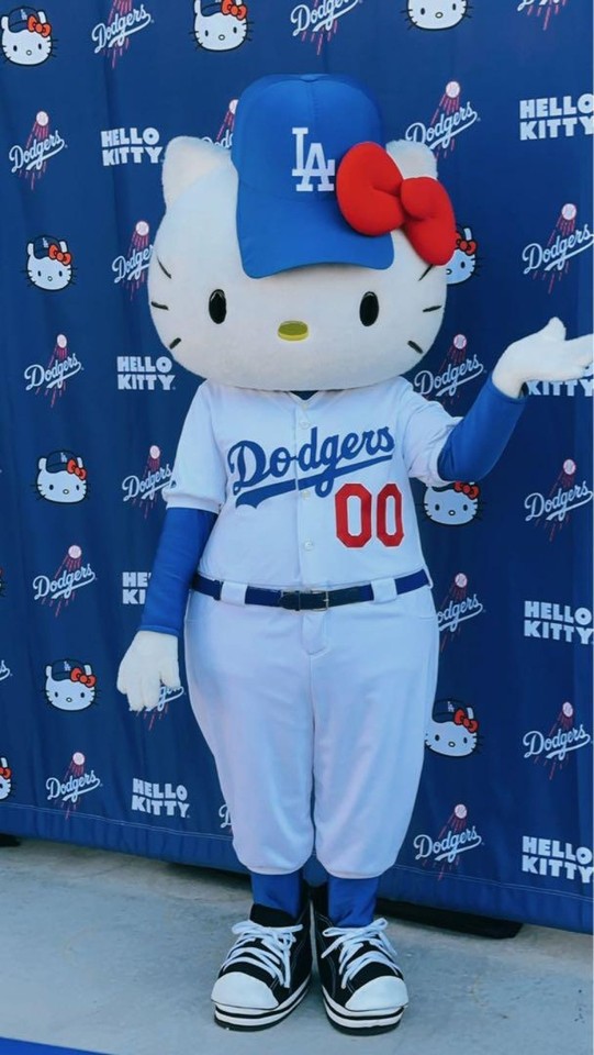 Dodgers Hello Kitty Light Up Bobblehead LAD rare eBay