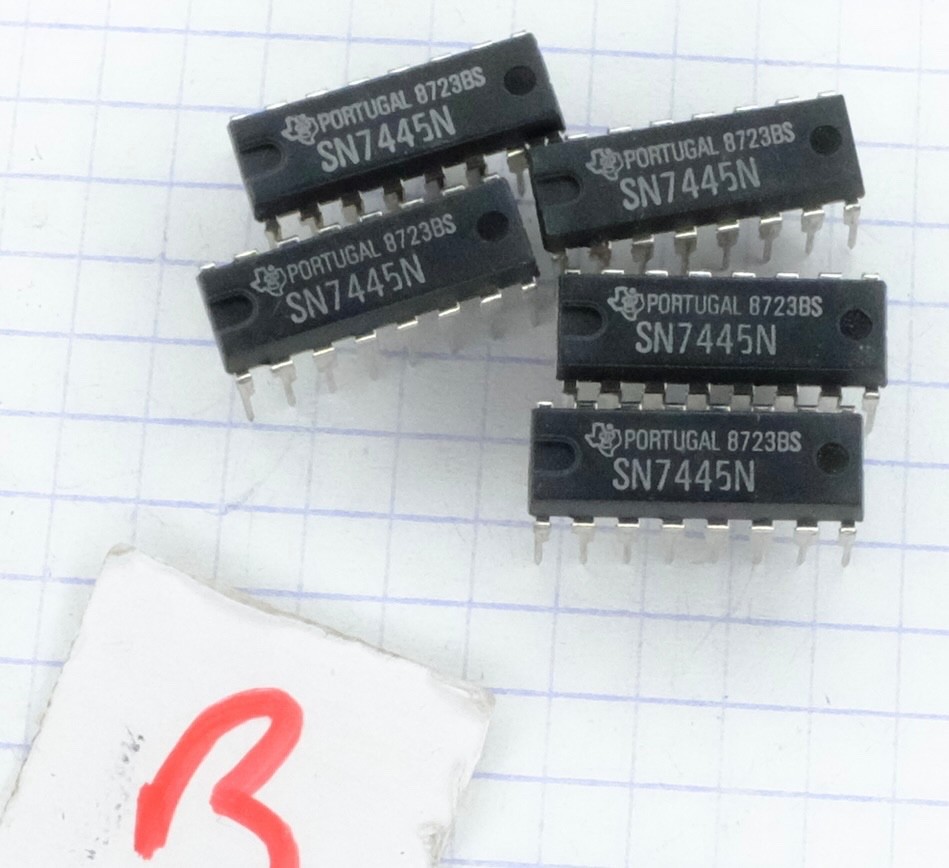2x Texas Instruments SN7445N circuit intégré DIP 16. Lot de 2 (8723)