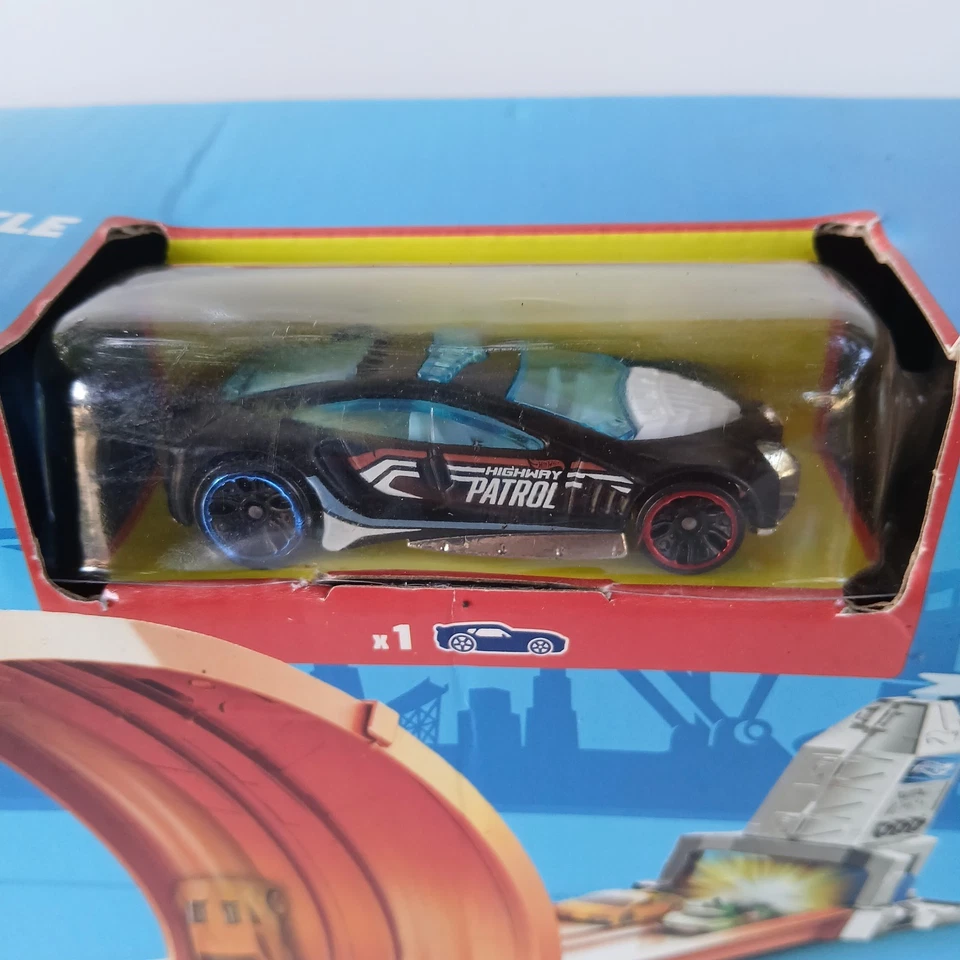 Hot Wheels Loop Stunt Champion Track Set with Dual-Track Loop, Dual Launch,... - Image 3 of 3