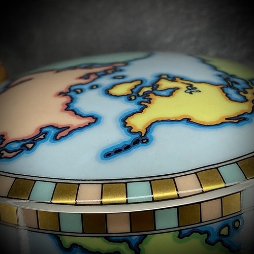 Tiffany & Co. - World Map - Trinket Box - 4” - Ceramic - Christmas 1995 - Japan - Picture 20 of 20