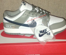 Nike SB Dunk Low Top Colorblock Lace-Up Sneak...