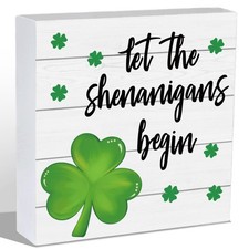 St Patricks Day Table Decor St Patricks Day Decorations Indoor Shamrocks Rustt