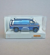 Brekina GMC Vandura blau- metallic / US-Van, M 1:87, # 18253