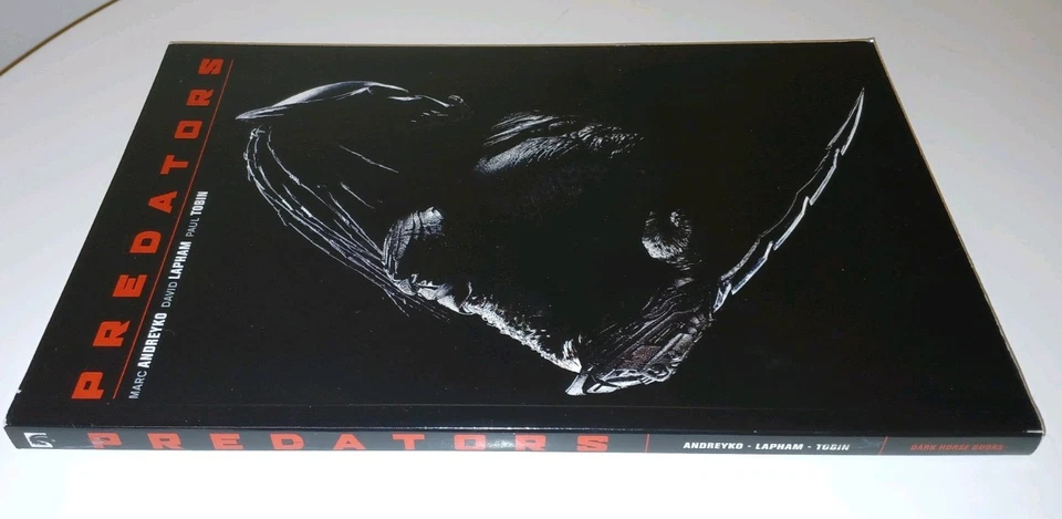 Predators Graphic Novel 2010 1st Edition Prequel & Sequel By David Lapham RARE  - Image 2 of 4