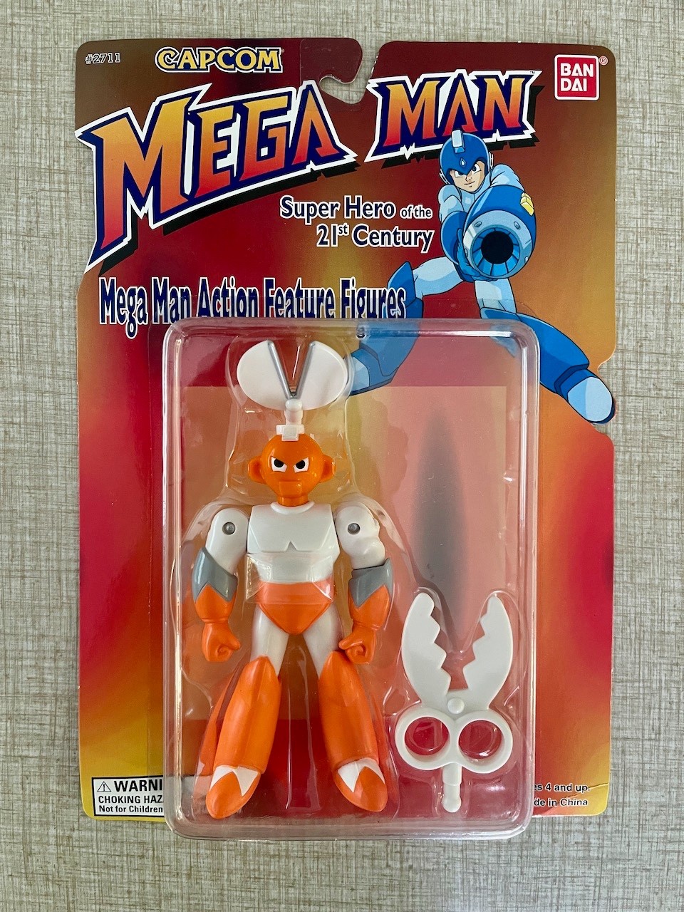 Mega Man CUTMAN Original 1st Series Packaging MINT ON EXCELLENT CARD Bandai 1995