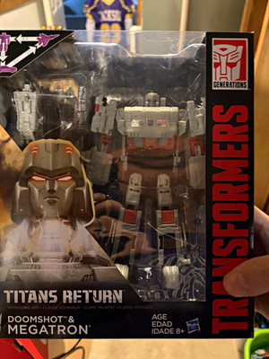Hasbro Transformers Titans Return Megatron & Doomshot Voyager Class Figure
