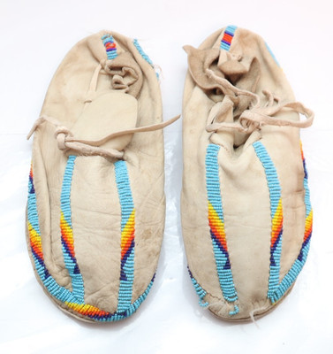 Vintage Native American Sioux Leather Beaded Moccasins 10.5'' Long