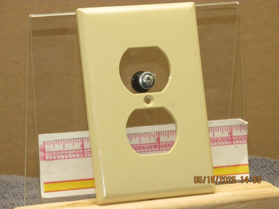 The listing is:(1)Cooper Wiring Devices 5032C 1-Gang Duplex Nylon Cover-Ivory - Image 2 of 4