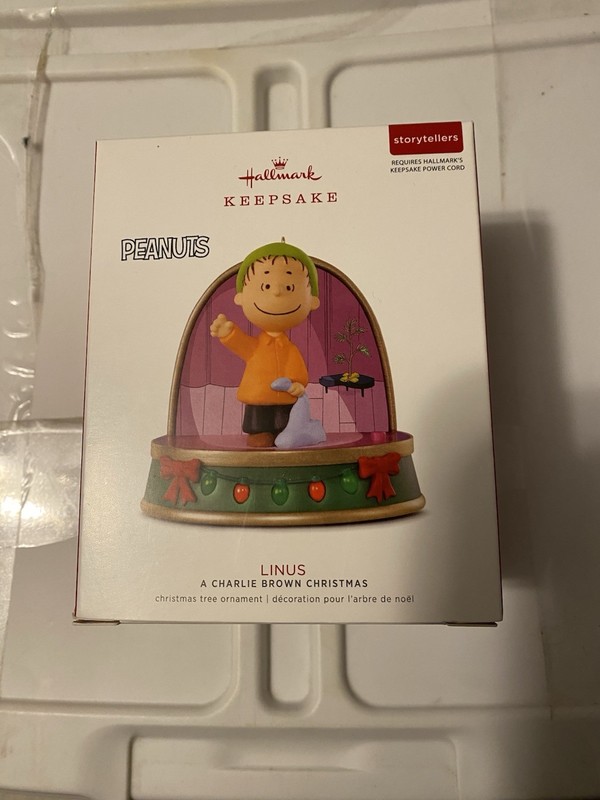 Hallmark 2018 Keepsakes Linus Peanuts Gang Storyteller Lights and Sound