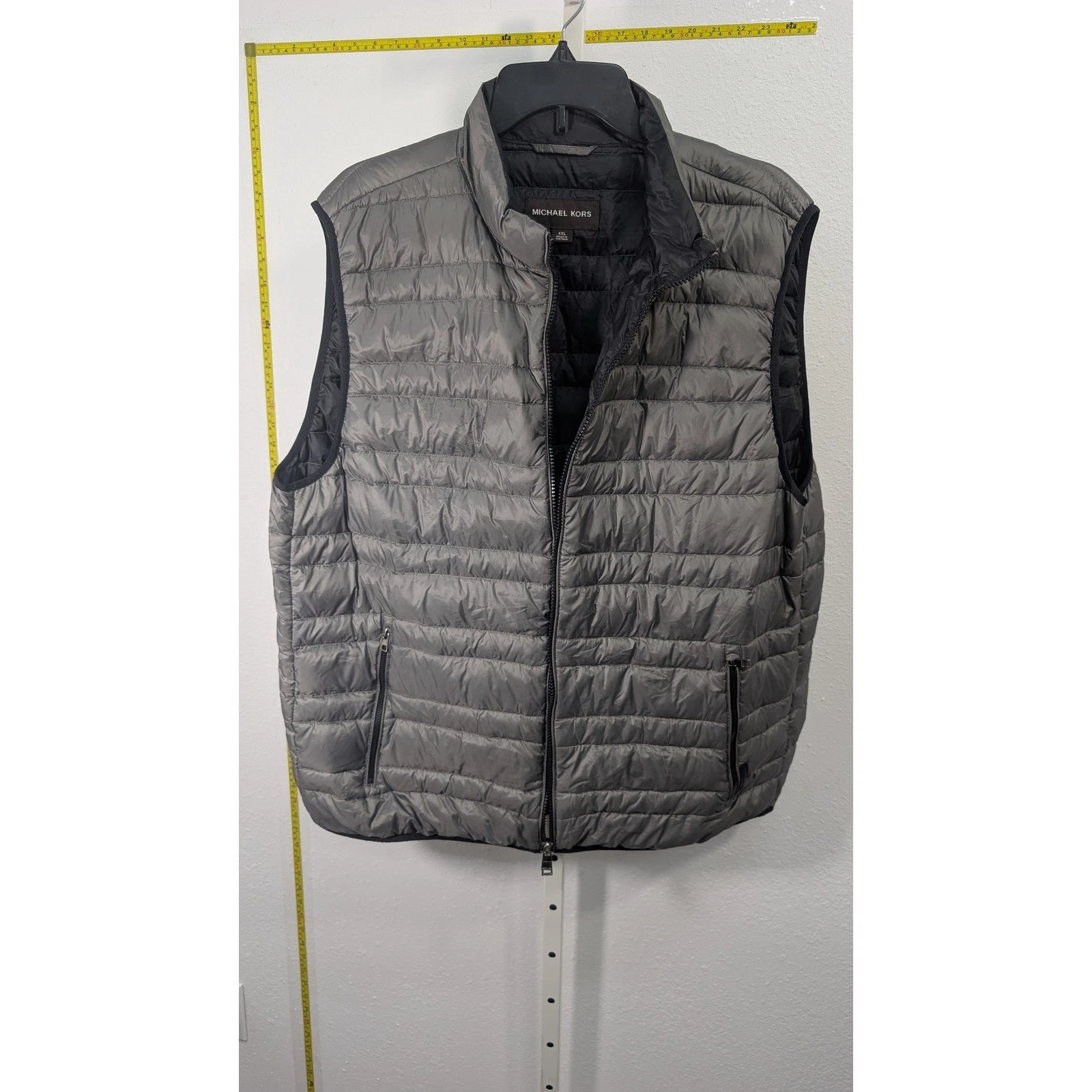Michael Kors Mens Puffer Vest XXL Gray Quilted Full Zip Sleeveless Jacket
