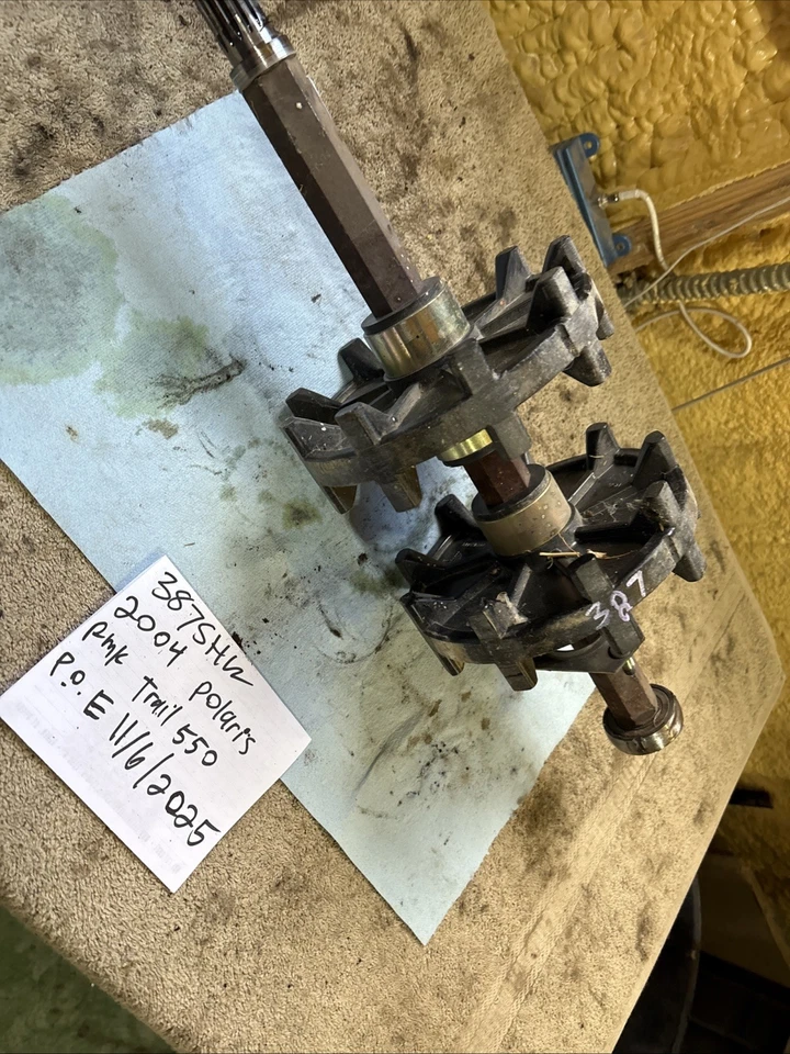 2004 Polaris trail RMK 550 track driver driveshaft 387 - Image 2 of 4