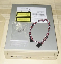 PLEXTOR PX-32tsi CD-R/RW DRIVE SCSI 50pin  OK!!  MADE in JAPAN