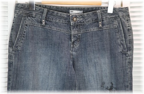 Women's Indigo Blue Straight Leg Rhinestone Accent & Print Jeans Size 12 - Picture 3 of 6