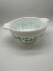 Vintage Pyrex Amish Butterprint Cinderella 1.5 Pint Mixing Bowl White Aqua
