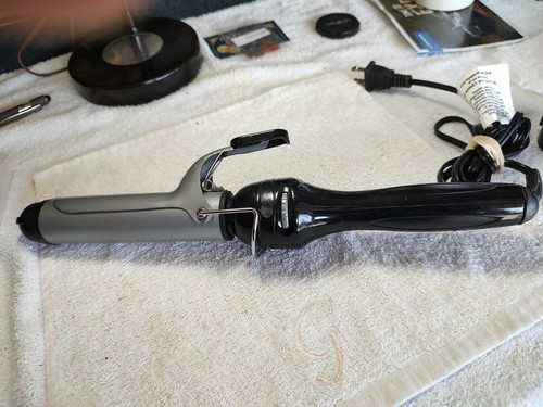 REVLON Perfect Heat Curling Iron 1" Ceramic Barrel New & Improved Design - Picture 2 of 4