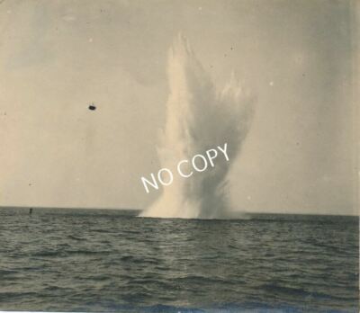 Photo PK WK 2 Explosion In Water Bombardment From Airplane B 1.80