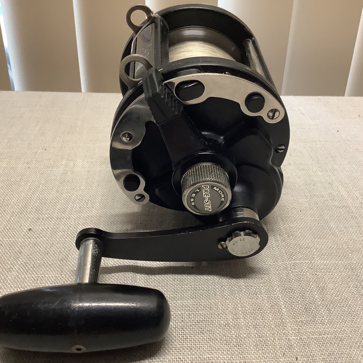 PENN 245LD グラファイトレバードラグリール s-l1200.jpg