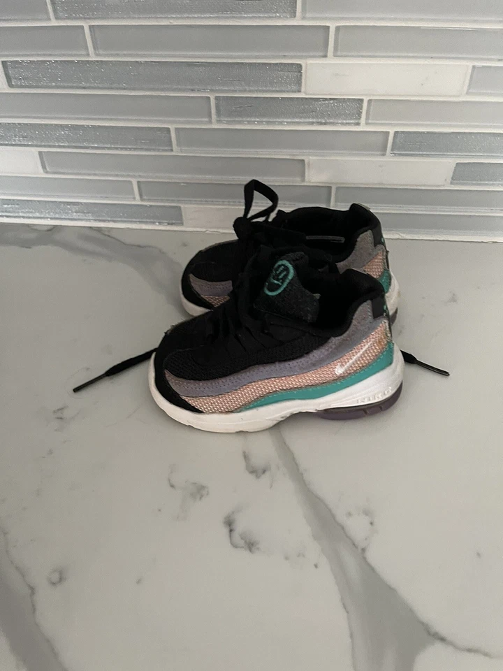 Nike Air Max 95 TD 'Have A Nike Day' niños pequeños talla 5C Hyper Jade negro CI5648-001O Foto 3 de 4