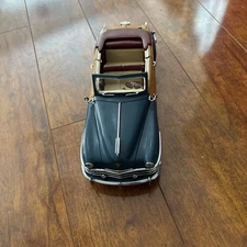 1/18 motor city classics 1948 Chrysler Town And Country 