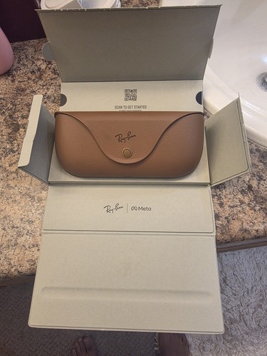 Ray-Ban Meta Wayfarer Gen 2 Smart Glasses RW4012, Shiny Black, G15 Green - 第 1/3 張圖片