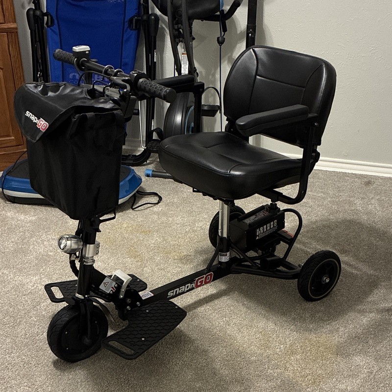 SnapnGo 3-Wheel Mobility Scooter Black Electric Reverse Storage, 6mi, 3-Speed