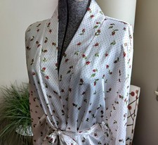Delicates Robe Medium White Rosebud Print Belted Long Sleeve Cottagecore