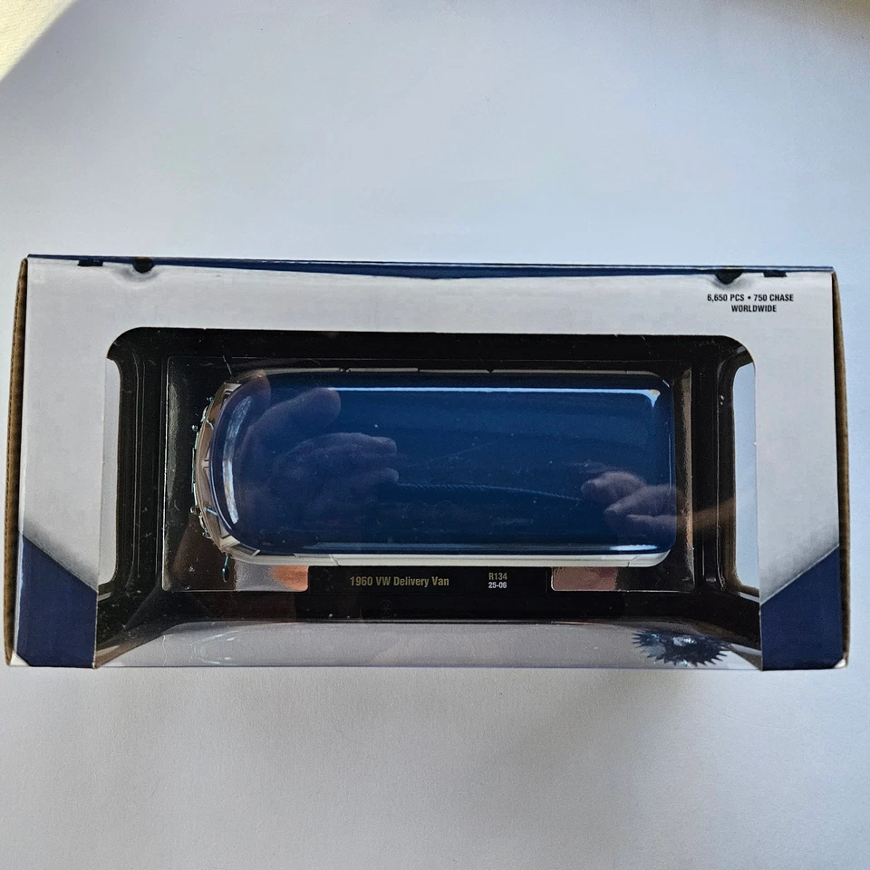2025 M2 Machines 1960 Volkswagen Delivery Van 1:24 "Chase" 1/750 (Free Ship) - Image 3 of 4