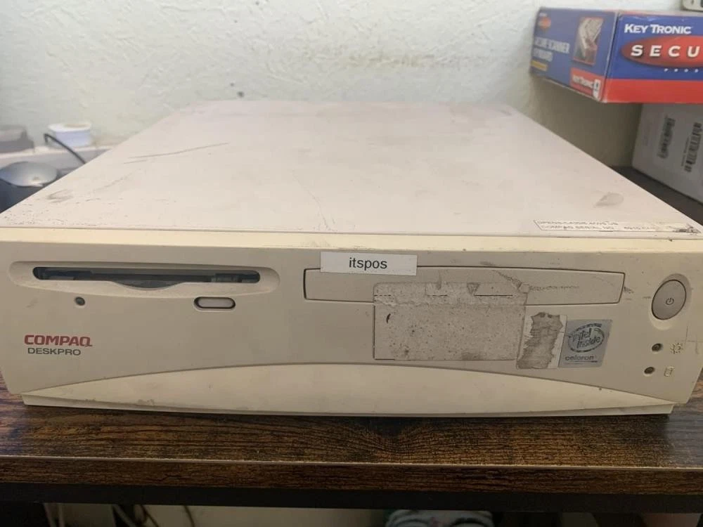 modèle 3D de Vieux PC Compaq deskpro - 684748
