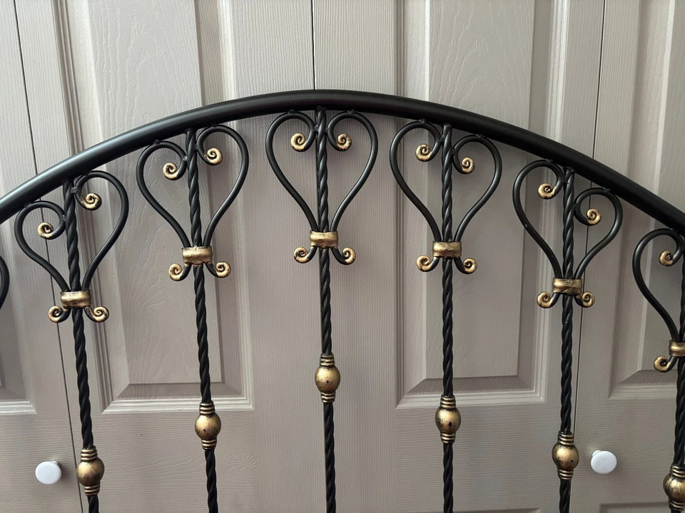 Cabeceira e pés de ferro forjado antigo - Imagem 4 de 4