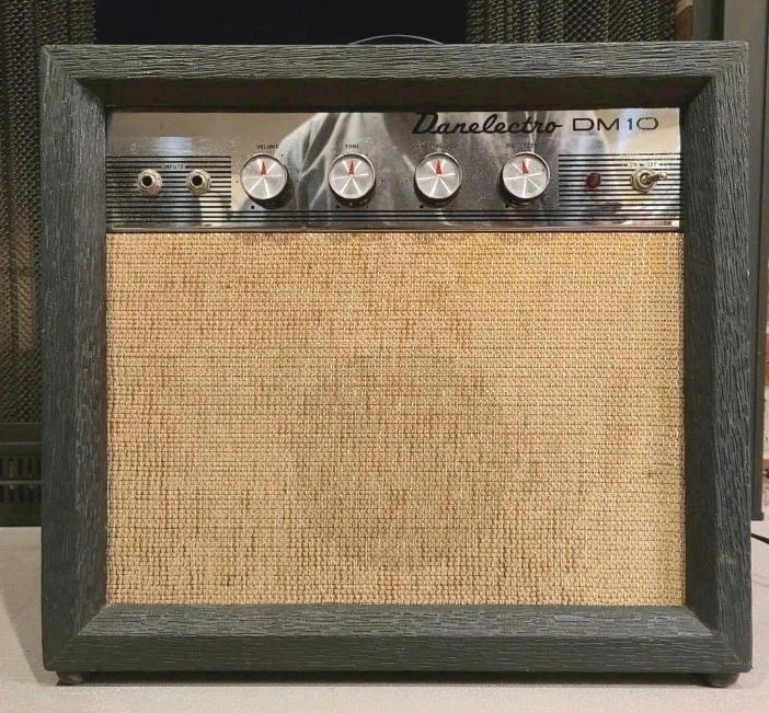 Danelectro DM10 All Tube Guitar Amplifier 1960's. Works Great, All Original.  - image 2 of 4