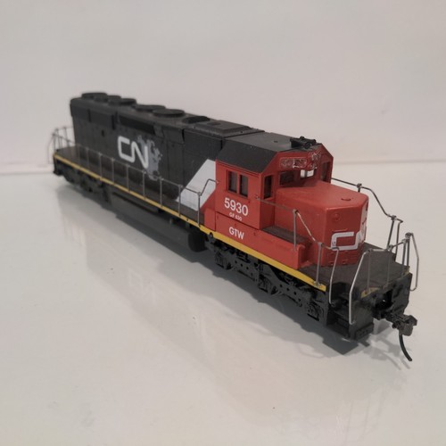Locomotora diésel Athearn HO 4471 SD40-2 CN Canadian National Nafta GTW #930 | Zustand: Used