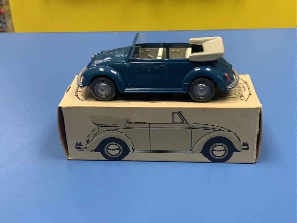 WIKING VOLKSWAGEN CABRIOLET MOD# 151 DEALER MODEL WITH BOX - Image 4 of 4