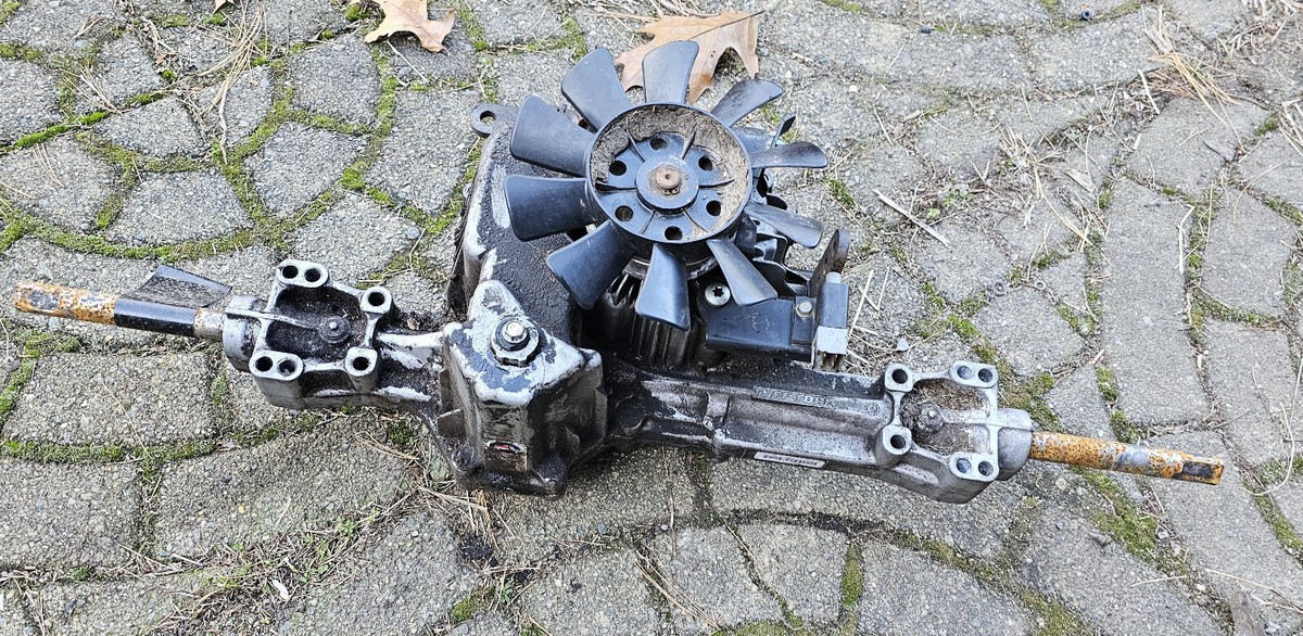 東芝　TFB-100 M Tuff Torq Transaxle K46BR OEM #7A646084220 | Safford