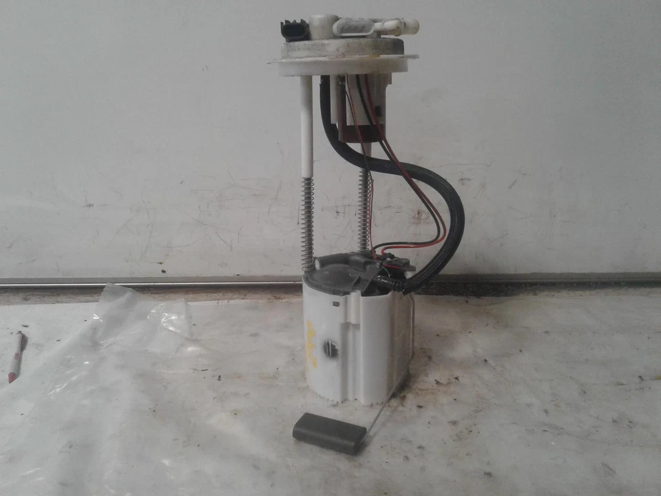 Used Fuel Pump fits: 2013 Chevrolet Express 1500 van Pump Assembly Cargo Van w/o Foto 4 de 4