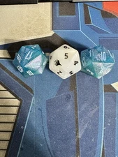 MAGIC Final Fantasy d20 Spindown Die White & Shinra Crystal Blue MTG