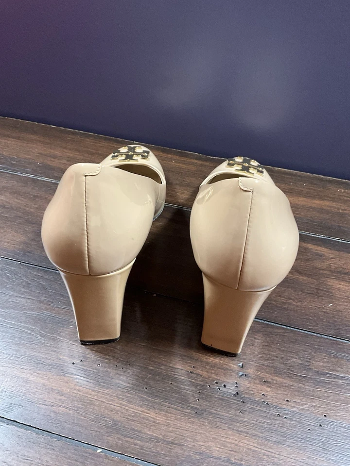 Tory Burch Tory Beige Raleigh Patent Leather Pump W/ 70mm Block Heel Women’s 9.5 - Image 4 of 4