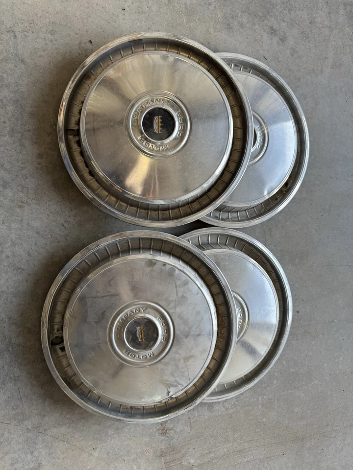 "Camión Ford F100 F150 F250 F350 1971-1977 tapacubos juego de ruedas rueda de acero" Foto 2 de 4