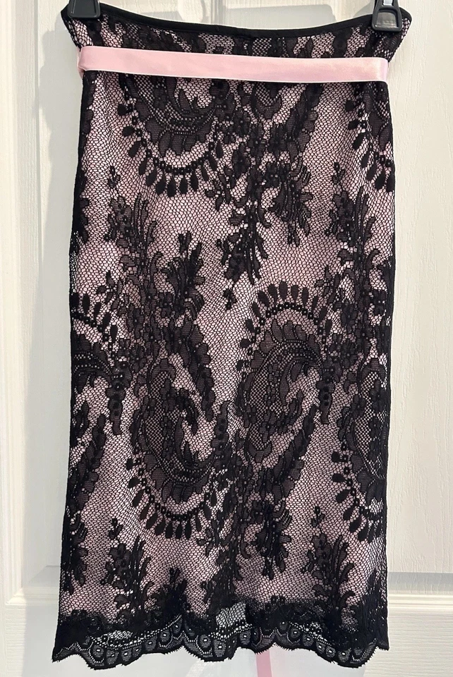 Винтажная женская юбка Anne Ferriday черная кружевная розовая без застежек длина до колена размер маленький - Изображение 3 из 4