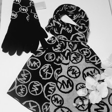 Michael Kors Matching Scarf & Gloves New