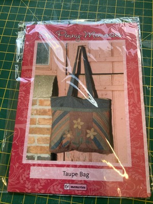 Six Penny Memories Schnittmuster taupe Tasche ungeschnitten