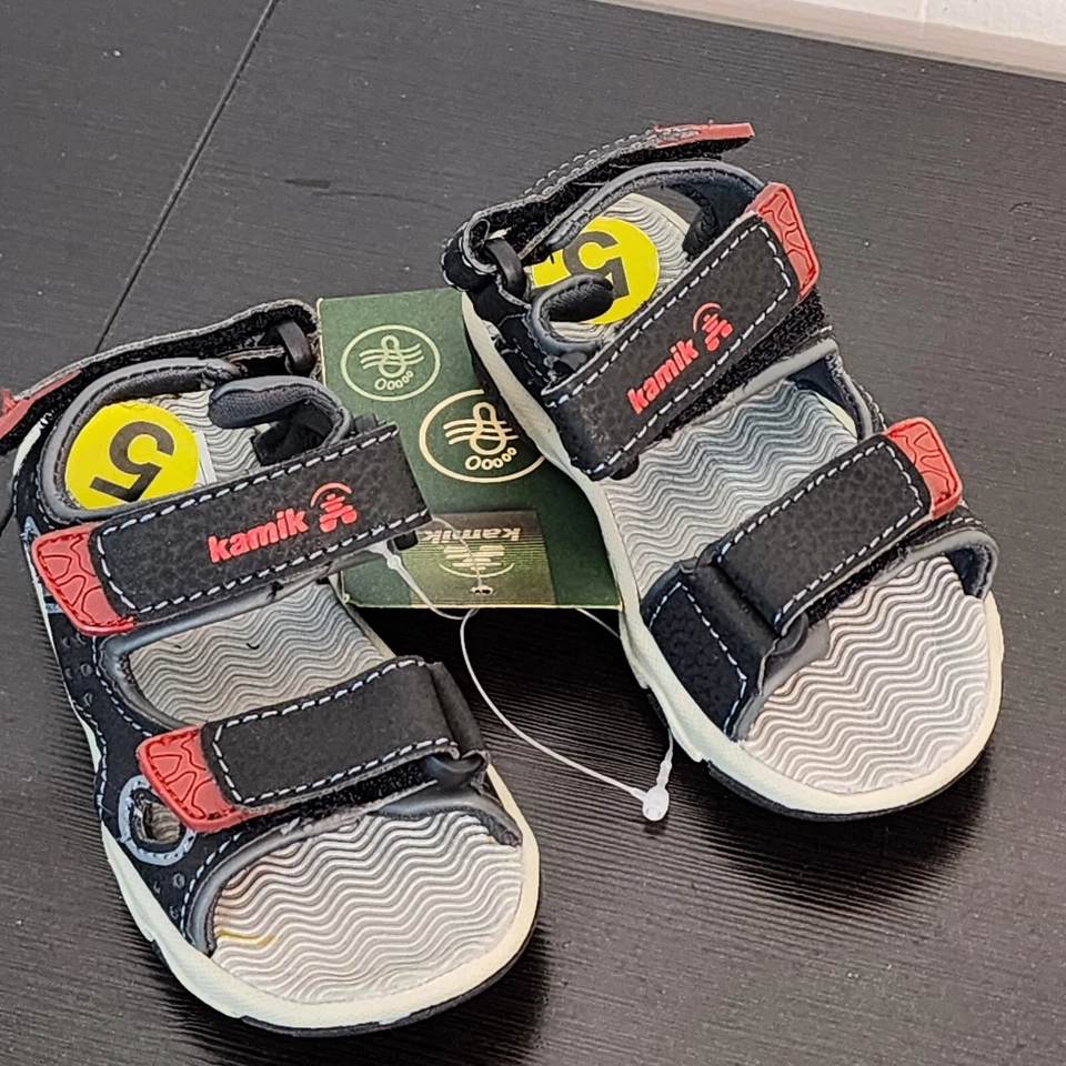 Sandalia Kamik Kids Lobster 2 negra, niño pequeño 5 nueva con etiquetas al por menor 39,99 Foto 4 de 4